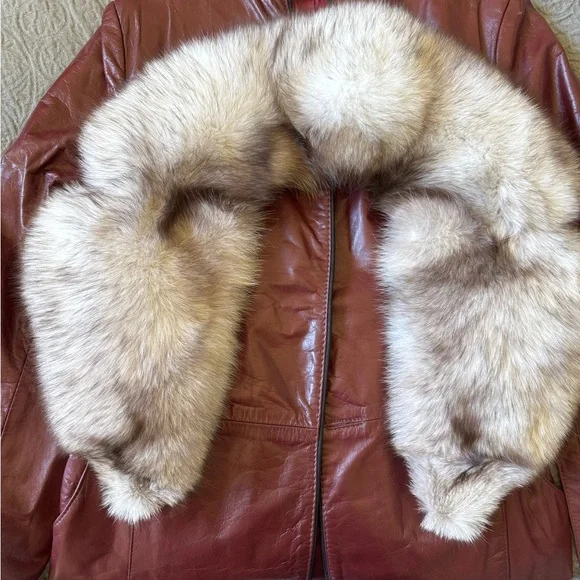 Vintage 70s style Women's Burgundy Leather Coat - Picture 10 of 10